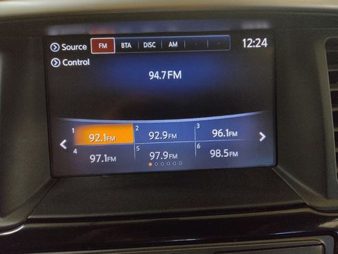 Used 2017 Nissan Pathfinder S AWD/4WD image 25