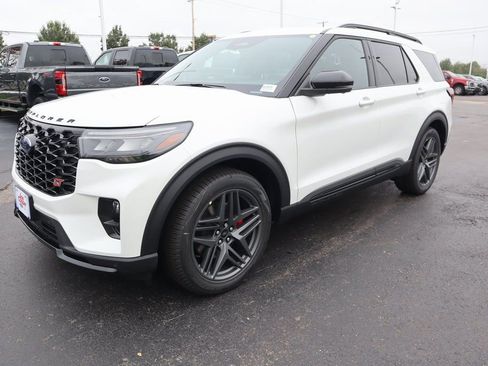 New 2026 Ford Explorer ST w/ Sun And Sound Package image 11