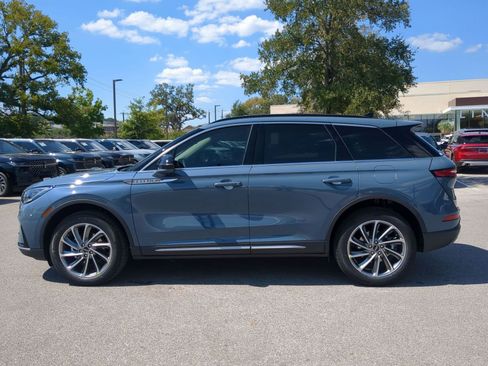 New 2026 Lincoln Corsair Premiere image 6