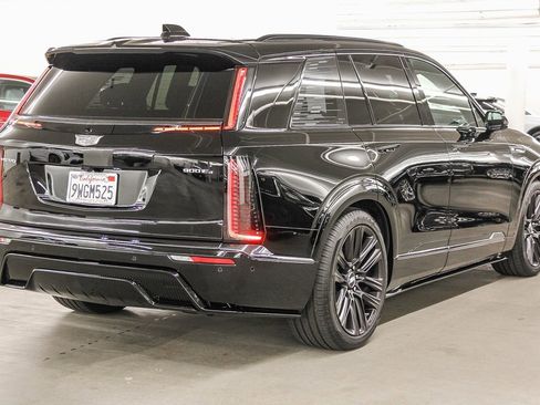 Used 2026 Cadillac Vistiq Platinum image 5