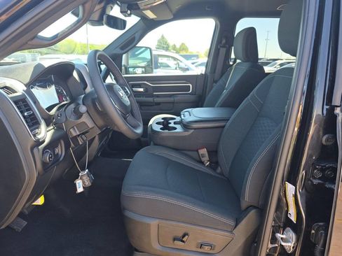 Used 2026 RAM 2500 Big Horn AWD/4WD image 2