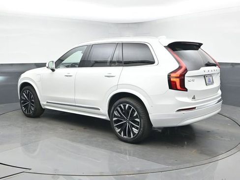 New 2026 Volvo XC90 T8 Plus w/ Protection Package Premier AWD/4WD image 7
