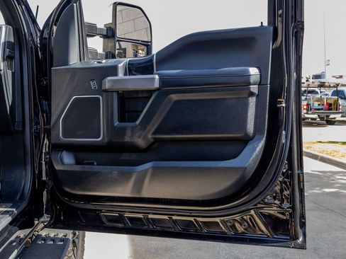 Used 2021 Ford F250 Platinum w/ Tremor Off-Road Package image 36