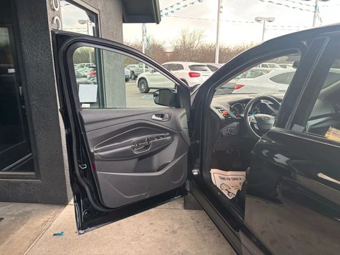 Used 2019 Ford Escape SE image 8