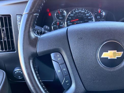 Used 2022 Chevrolet Express 2500 w/ Driver Convenience Package image 18