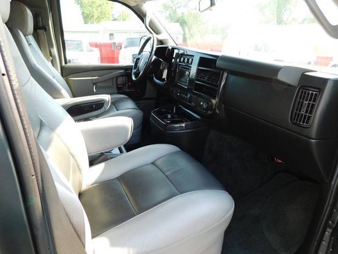 Used 2018 Chevrolet Express 2500 w/ Enhanced Convenience Package RWD image 56