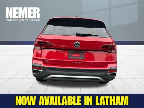 Certified 2023 Volkswagen Taos SE w/ Panoramic Sunroof Package FWD image 3