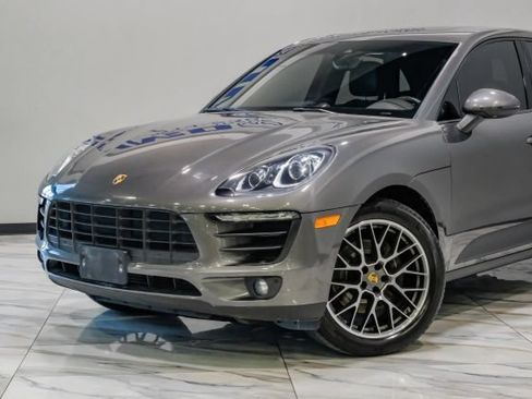 Used 2018 Porsche Macan Sport Edition AWD/4WD image 7