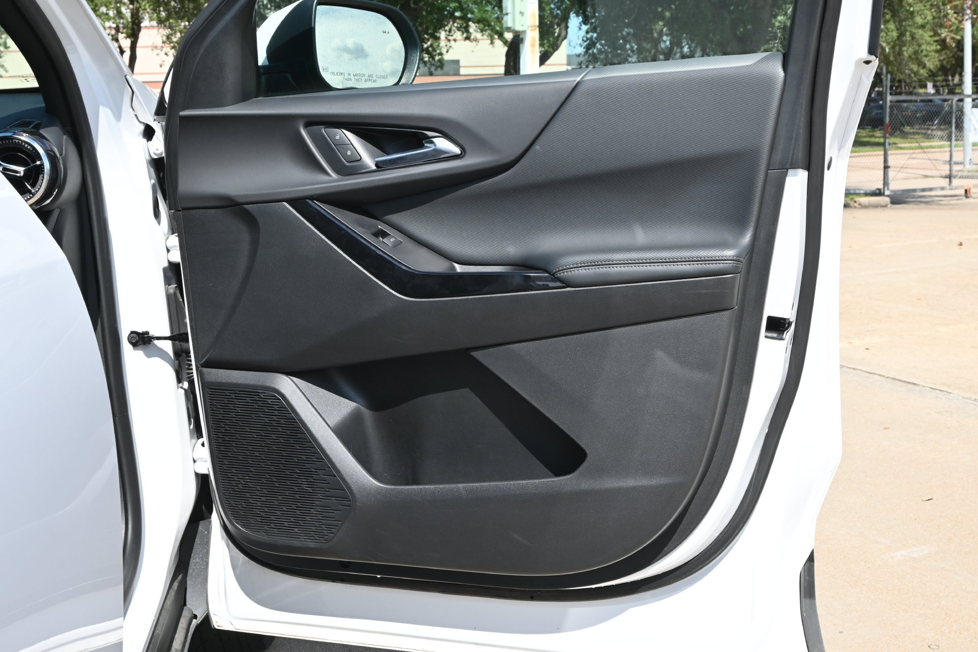 Used 2025 Chevrolet Equinox LT w/ Convenience Package II FWD image 26