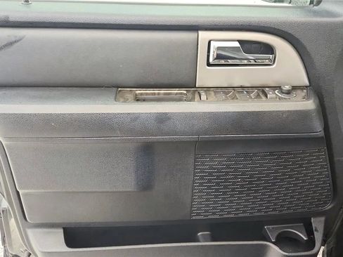 Used 2015 Ford Expedition Limited w/ Equipment Group 301A AWD/4WD image 33