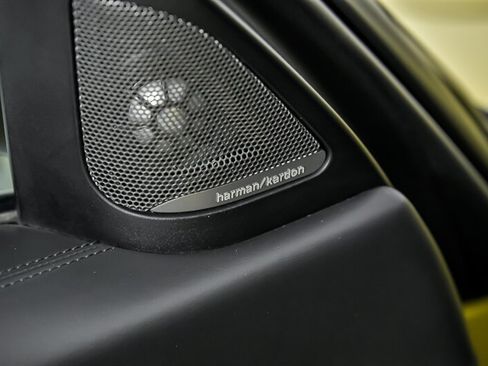 Used 2018 BMW M3 RWD image 15