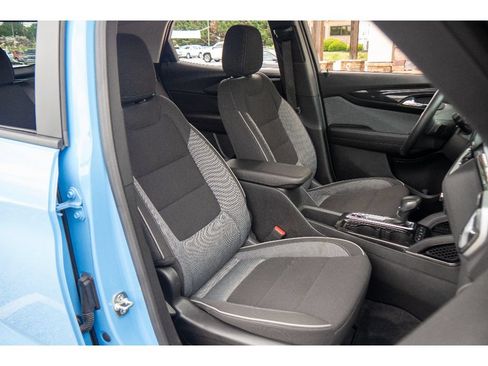 Used 2024 Chevrolet TrailBlazer LT w/ LT Cold Weather Package AWD/4WD image 14