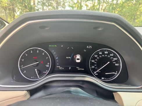 Used 2020 Toyota Avalon Limited image 20