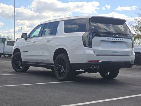 New 2025 Chevrolet Suburban Premier image 15