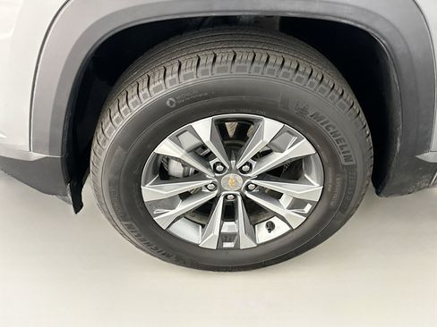 Used 2025 Chevrolet Equinox LT image 11