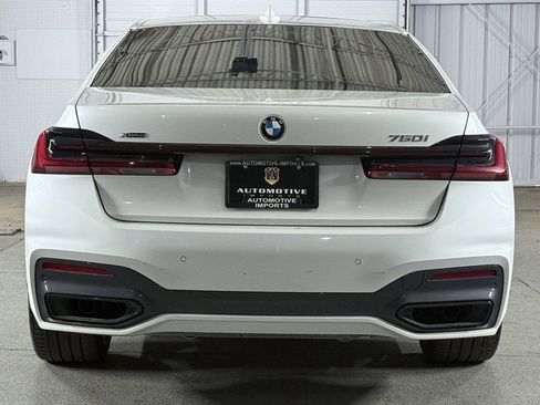 Used 2022 BMW 750i xDrive w/ Executive Package image 11