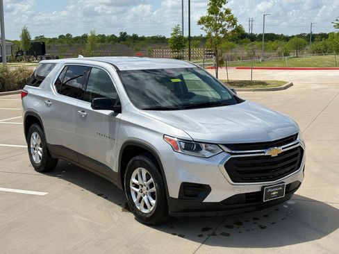 Used 2020 Chevrolet Traverse LS image 10