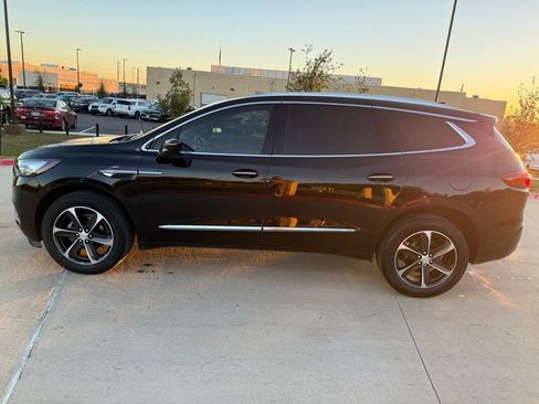 Used 2021 Buick Enclave Essence w/ Sport Touring Edition image 8