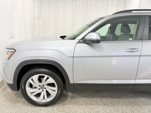 Used 2023 Volkswagen Atlas SE image 4