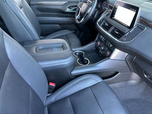 Used 2023 Chevrolet Suburban Z71 w/ Luxury Package AWD/4WD image 16