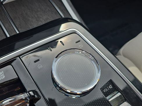 New 2025 BMW 760i xDrive image 29
