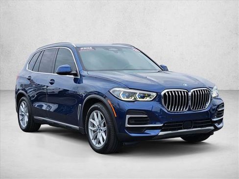 Certified 2023 BMW X5 xDrive45e w/ Executive Package image 3