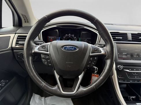 Used 2015 Ford Fusion SE w/ Equipment Group 202A FWD image 14