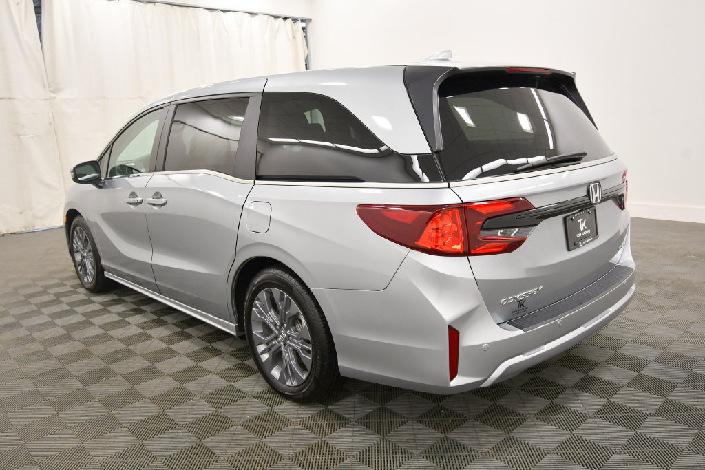 Certified 2026 Honda Odyssey Touring image 5