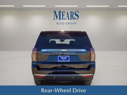 Used 2023 Chevrolet Suburban LT image 5