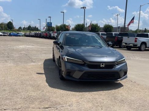 Used 2024 Honda Civic Sport image 3