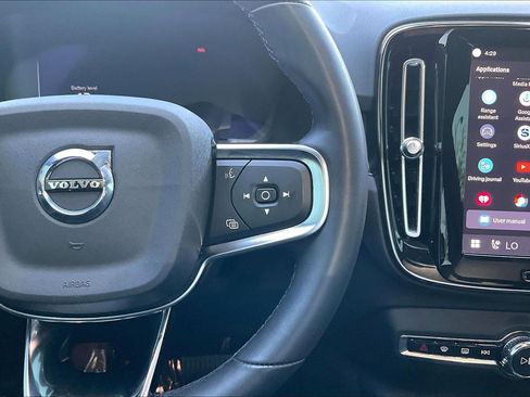 Used 2023 Volvo XC40 Recharge Ultimate AWD/4WD image 23
