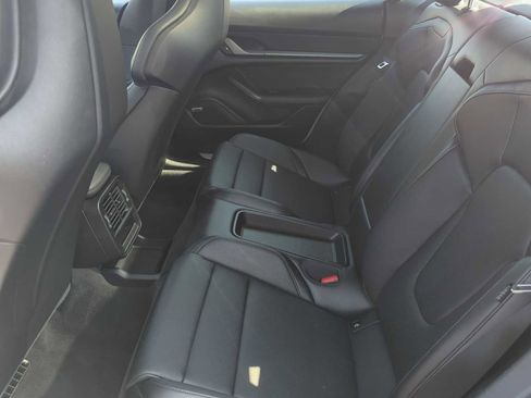 Used 2025 Porsche Taycan image 20