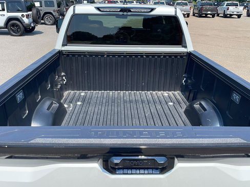 Used 2025 Toyota Tundra Platinum AWD/4WD image 5