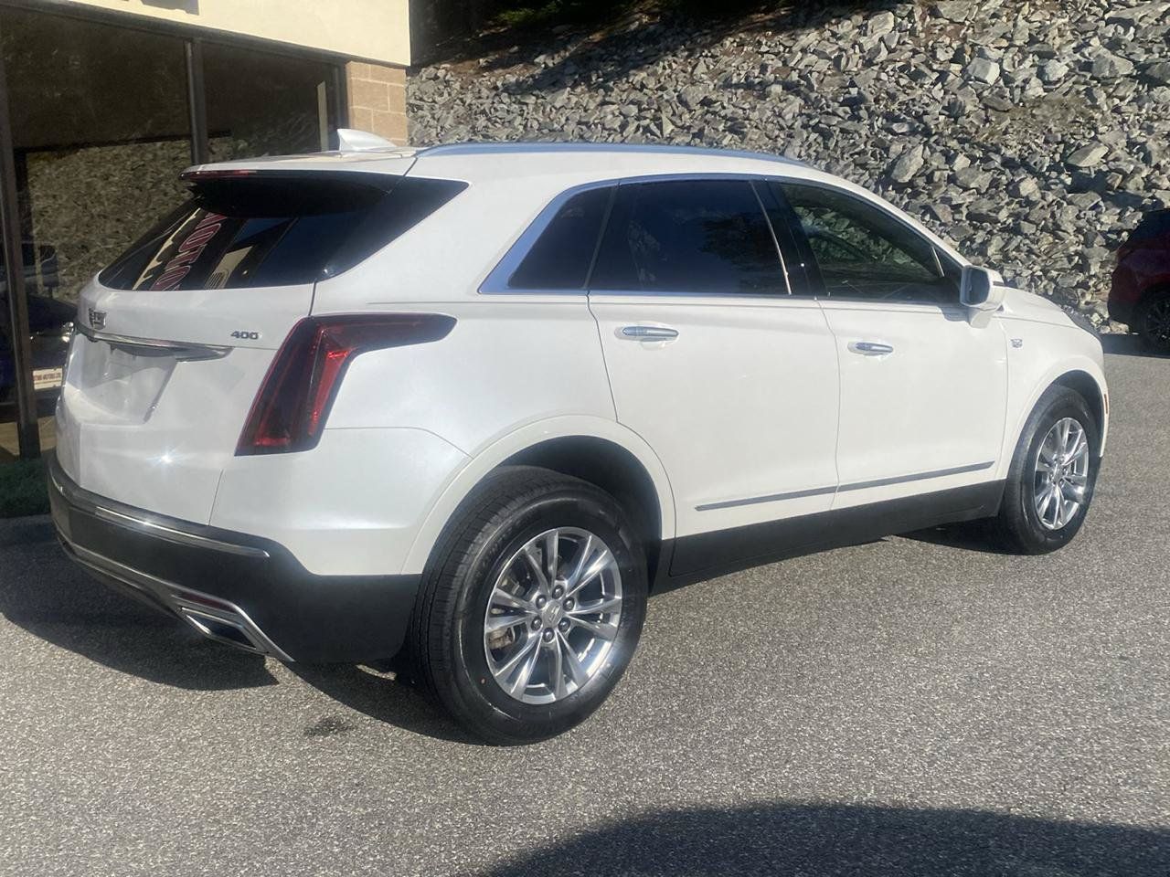 Used 2020 Cadillac XT5 Premium Luxury FWD image 2