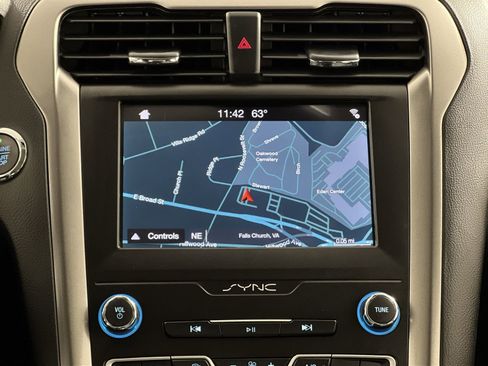 Used 2019 Ford Fusion SE image 19