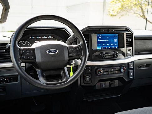 Used 2023 Ford F150 XLT w/ Trailer Tow Package image 4