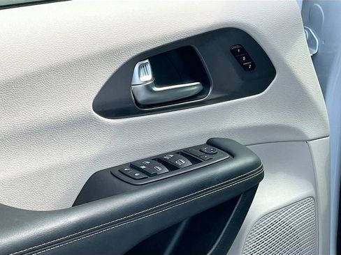 Certified 2024 Chrysler Pacifica Touring-L w/ Road Tripper Package image 17