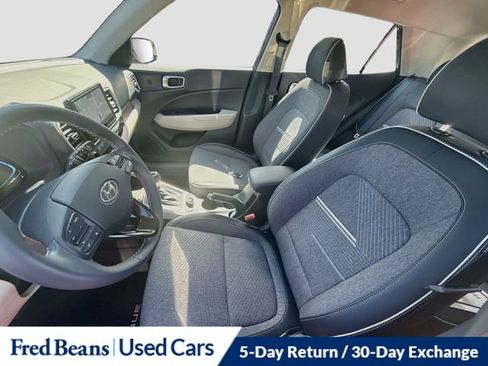 Used 2023 Hyundai Venue Limited w/ Cargo Package FWD image 25