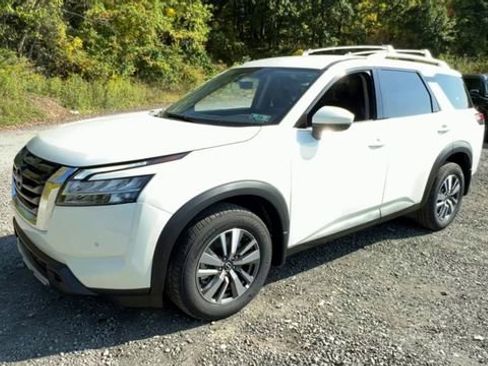 Certified 2024 Nissan Pathfinder SL w/ Cargo Package image 4