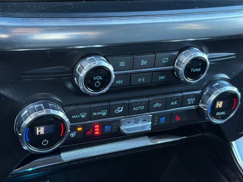 Used 2021 Ford F150 Lariat w/ Equipment Group 502A High image 20