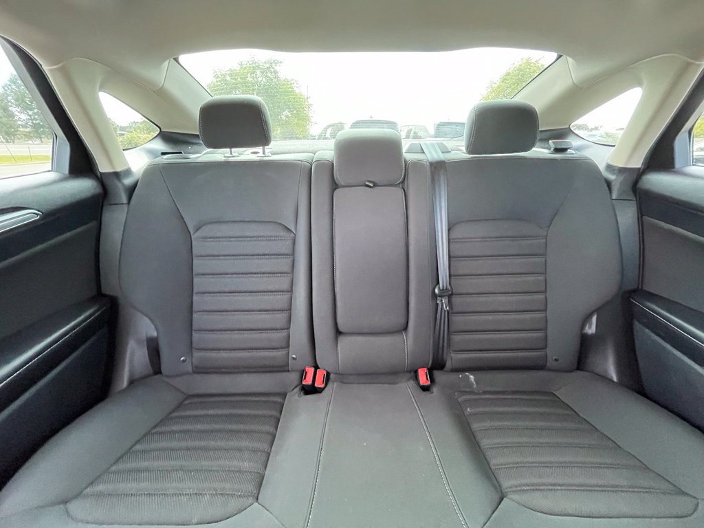 Used 2019 Ford Fusion SE FWD image 29