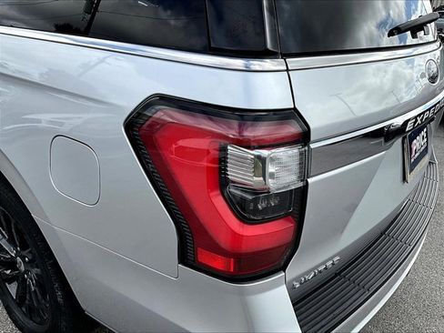Used 2019 Ford Expedition Max Limited image 29