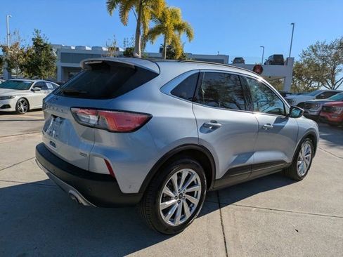 Used 2022 Ford Escape Titanium w/ Titanium Elite Package image 4