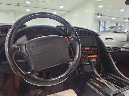 Used 1992 Chevrolet Corvette Convertible RWD image 12