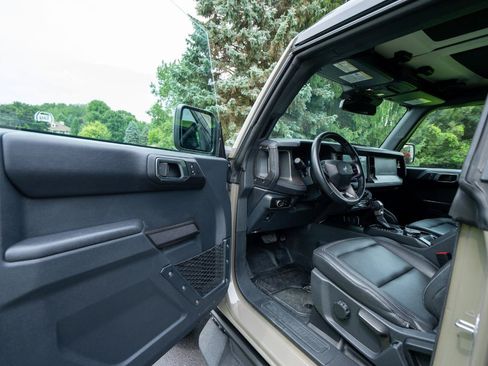 Used 2025 Ford Bronco Badlands w/ Sasquatch Package AWD/4WD image 12