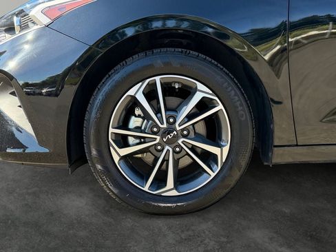 Used 2024 Kia Forte LXS w/ LXS Technology Package FWD image 4