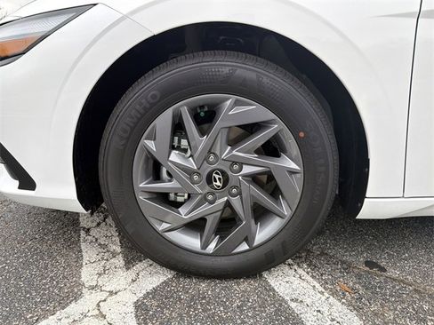 New 2026 Hyundai Elantra Blue image 11