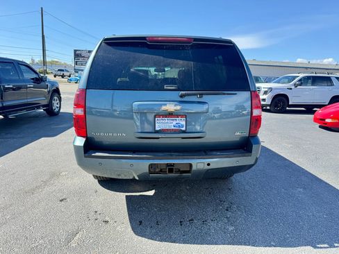 Used 2010 Chevrolet Suburban LS w/ Interior Plus Package AWD/4WD image 3