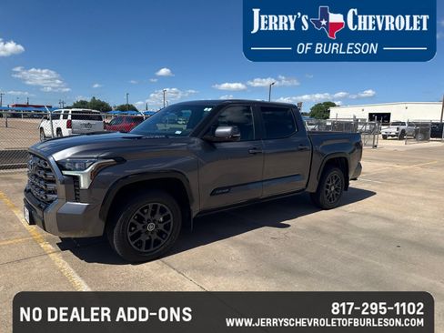Used 2024 Toyota Tundra Platinum AWD/4WD image 1
