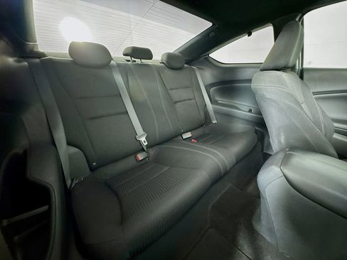 Used 2017 Honda Accord EX image 31